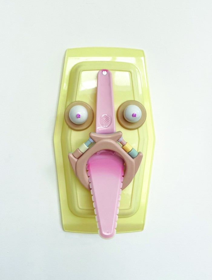 DesignPassage23 MimiBerlin moustache yellow face